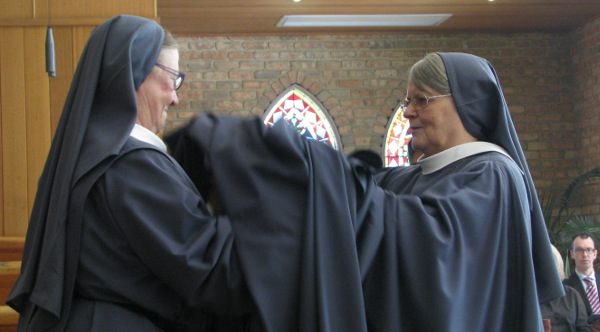 Receiving the cowl